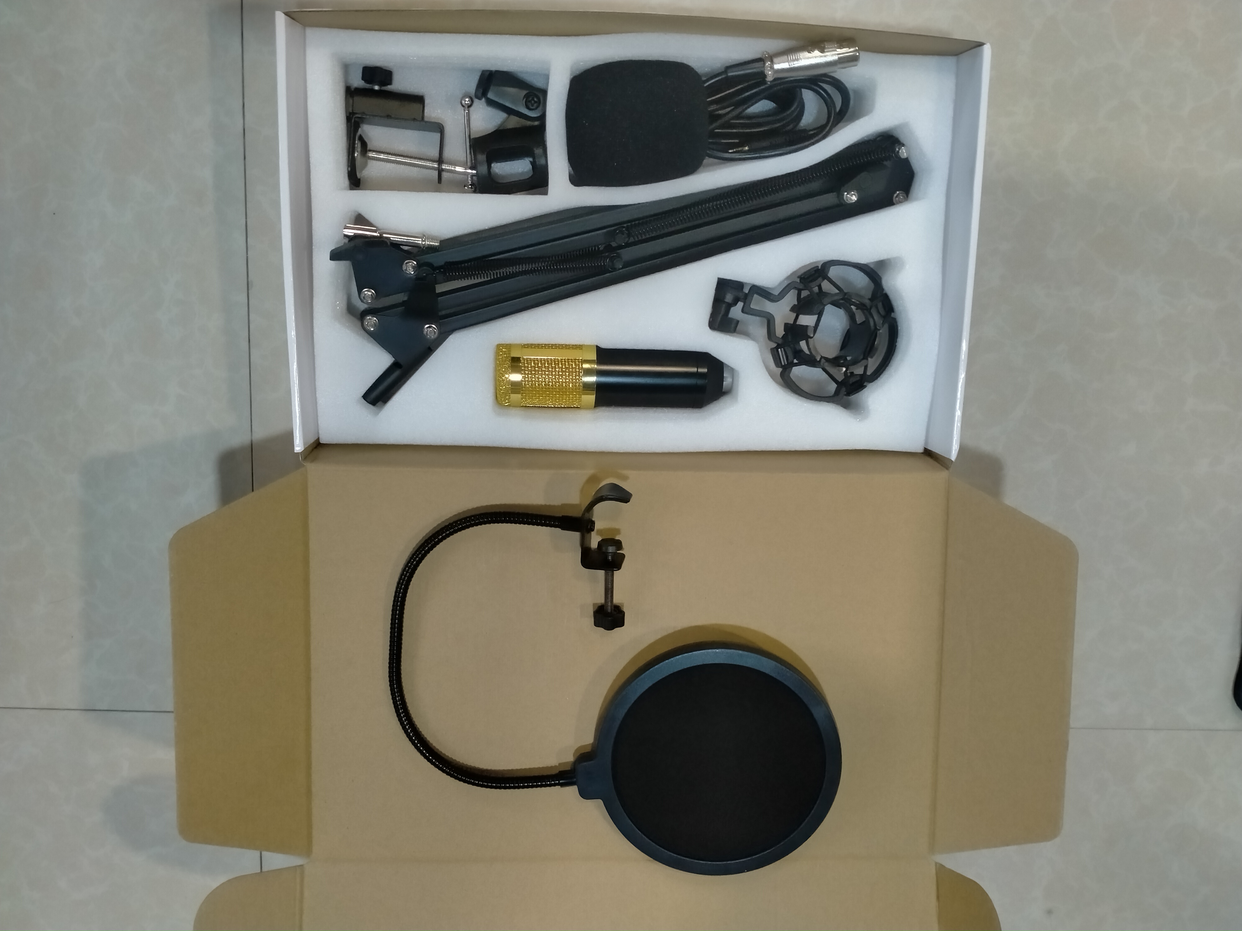 ميكروفون مكثف